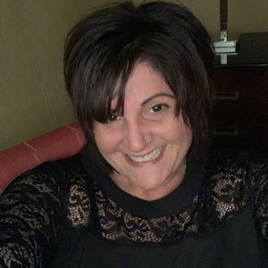 Meet your Posher, Niki